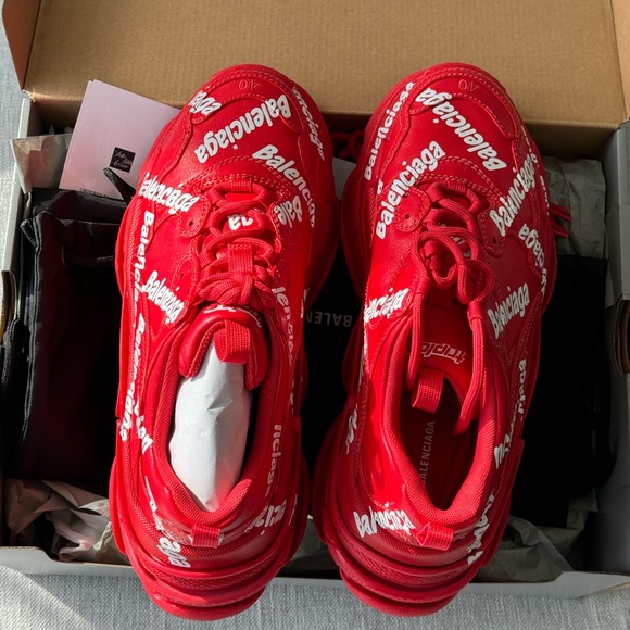 Balenciaga women’s Triple S Logotype Sneakers, size 40. New in box. - Picture 3 of 8